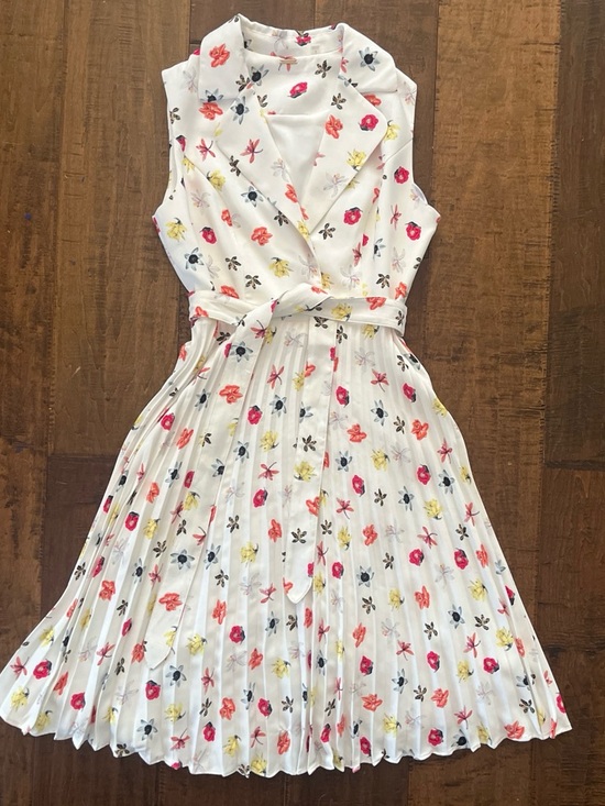 Tahari Dresses & Skirts - T Tahari floral sleeveless midi pleated floral shirt dress. Sz. 8